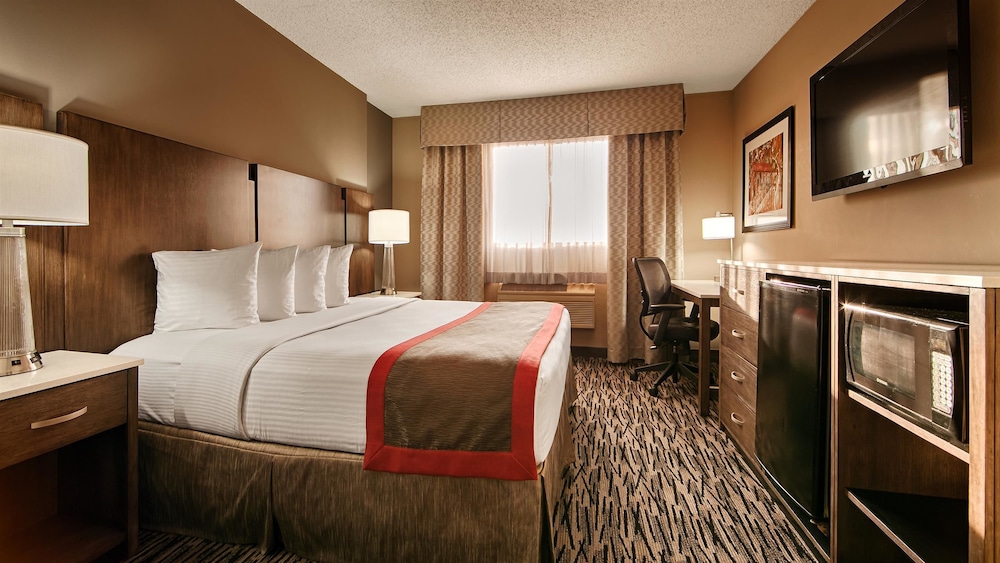 Best Western Los Alamitos Inn & Suites 19/38
