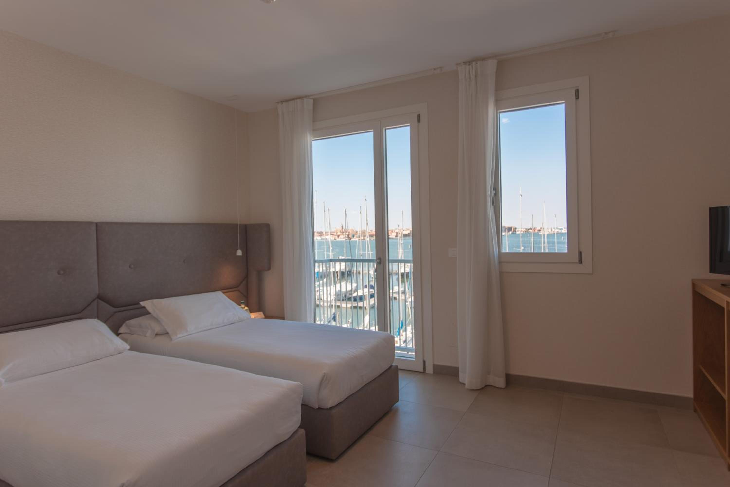 family suite, lagoon view