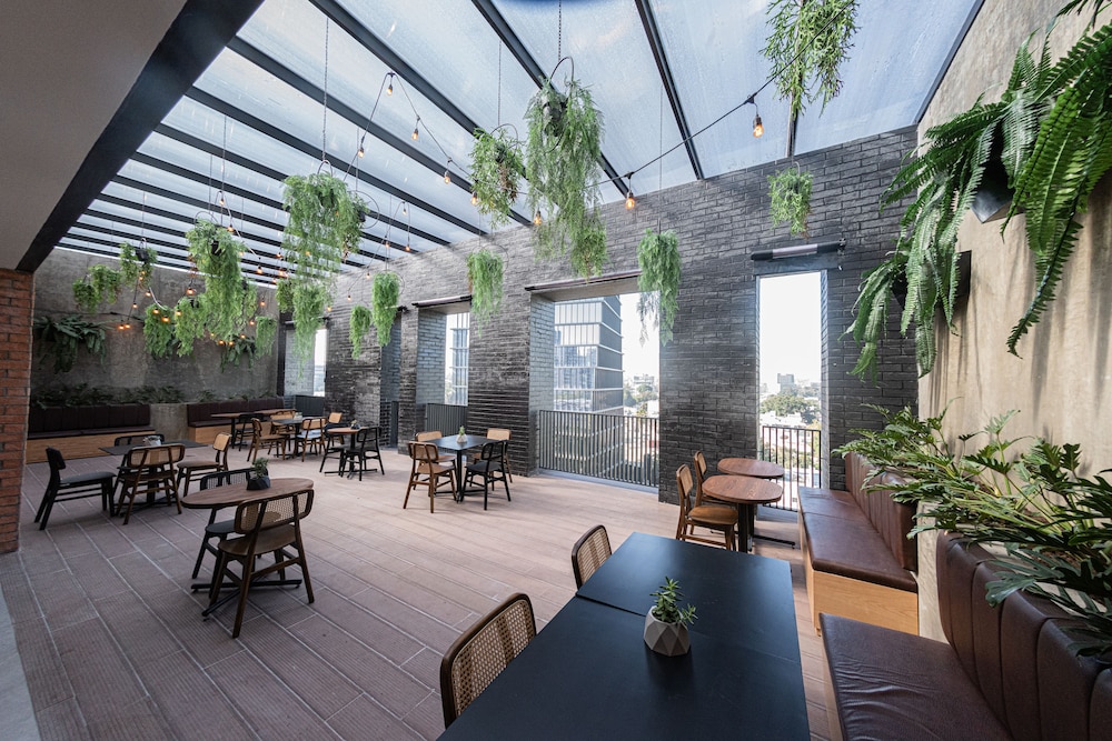 Fulton Business Luxury Hotel 37/49