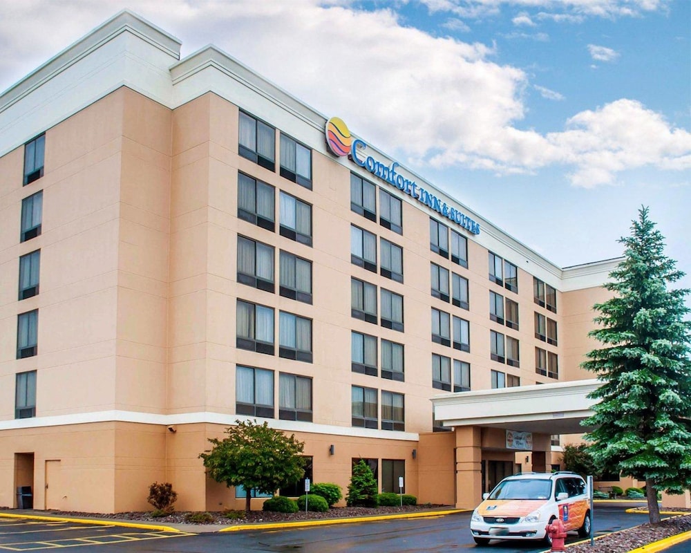 Comfort Inn & Suites Watertown - 1000 Islands 1/54