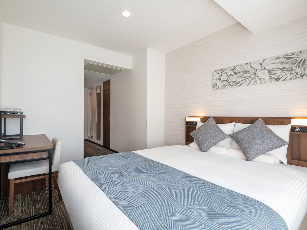 SUPERIOR, QUEEN BED