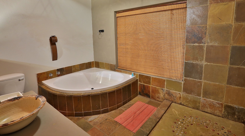 Mangwa Valley Game Lodge 48/50