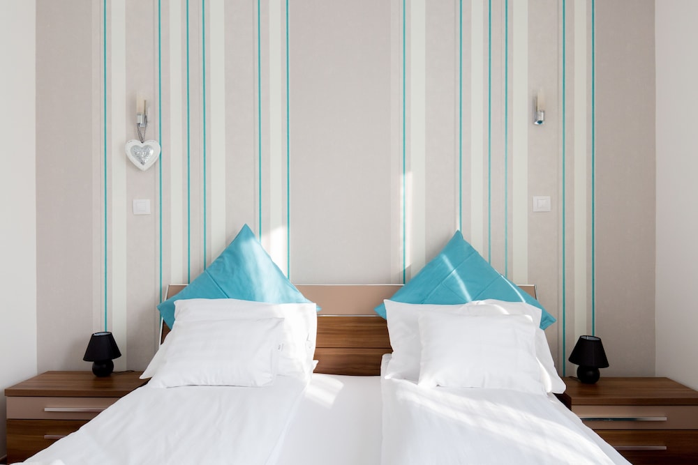 SUN RESORT APARTMENTS 21/33