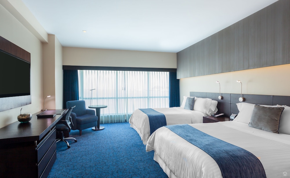 Wyndham Guayaquil Puerto Santa Ana 12/63