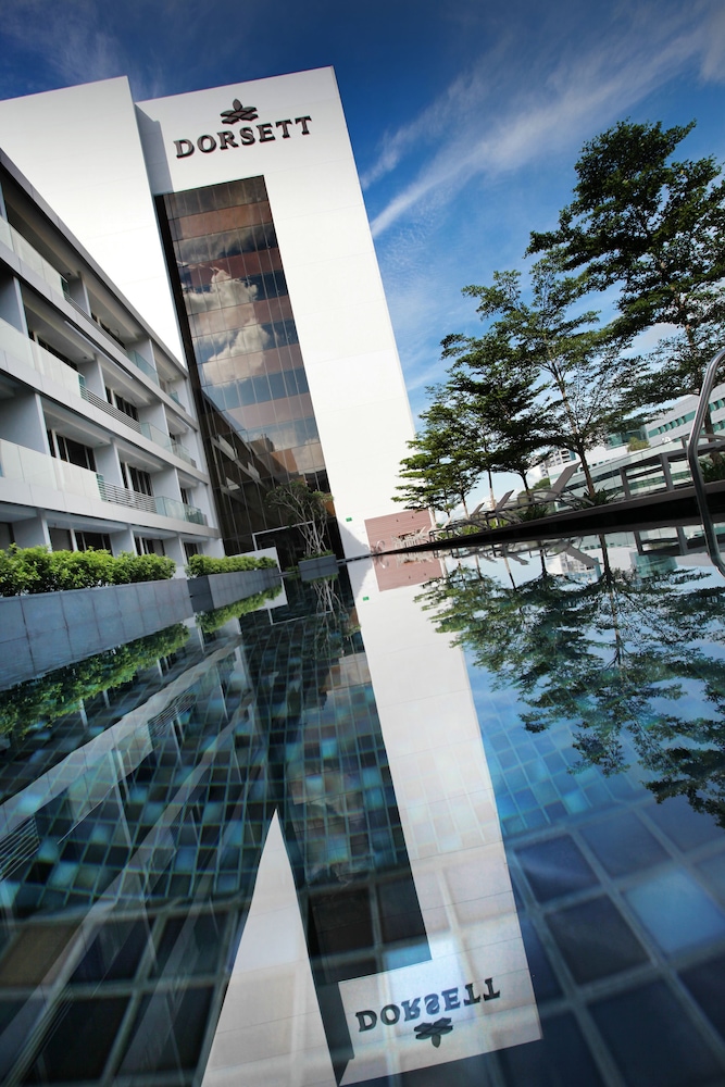 Dorsett Singapore 11/70