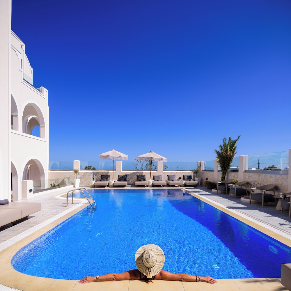 Astir Thira 54/57