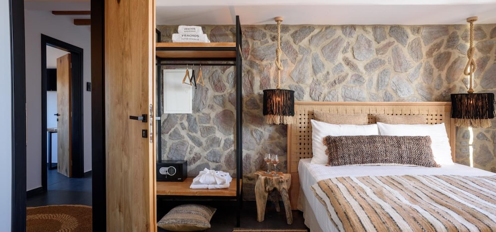 VRACHOS SUITES MYKONOS 14/75