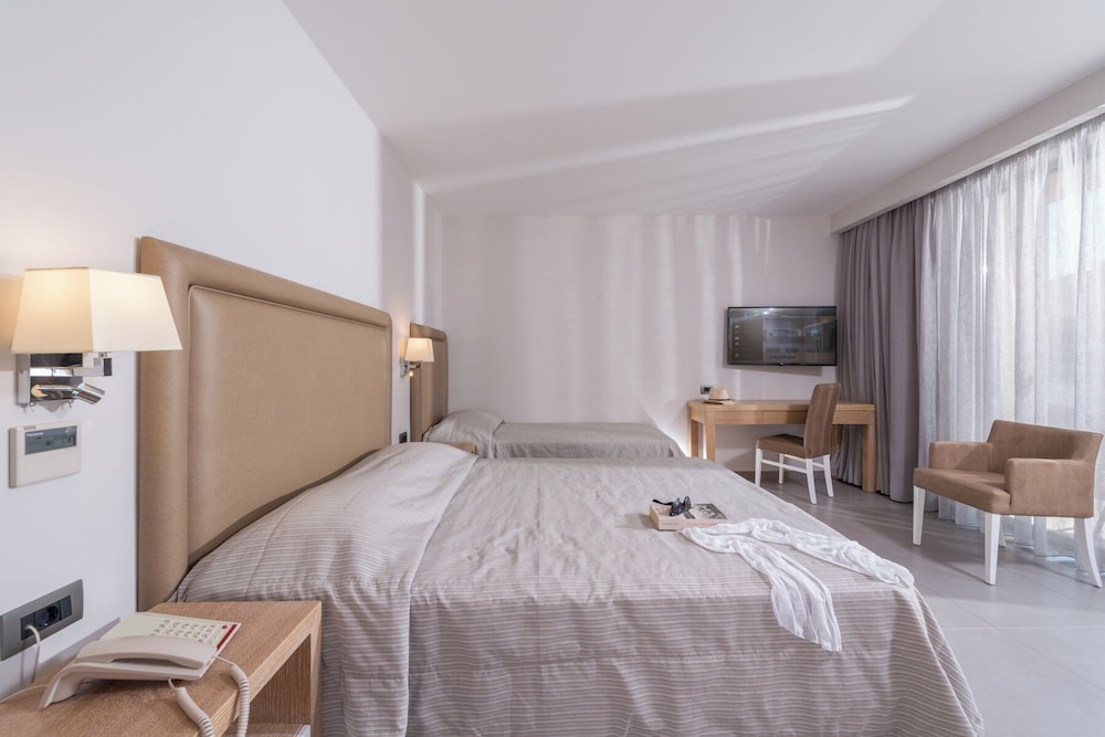 Cactus Beach Hotel 17/70