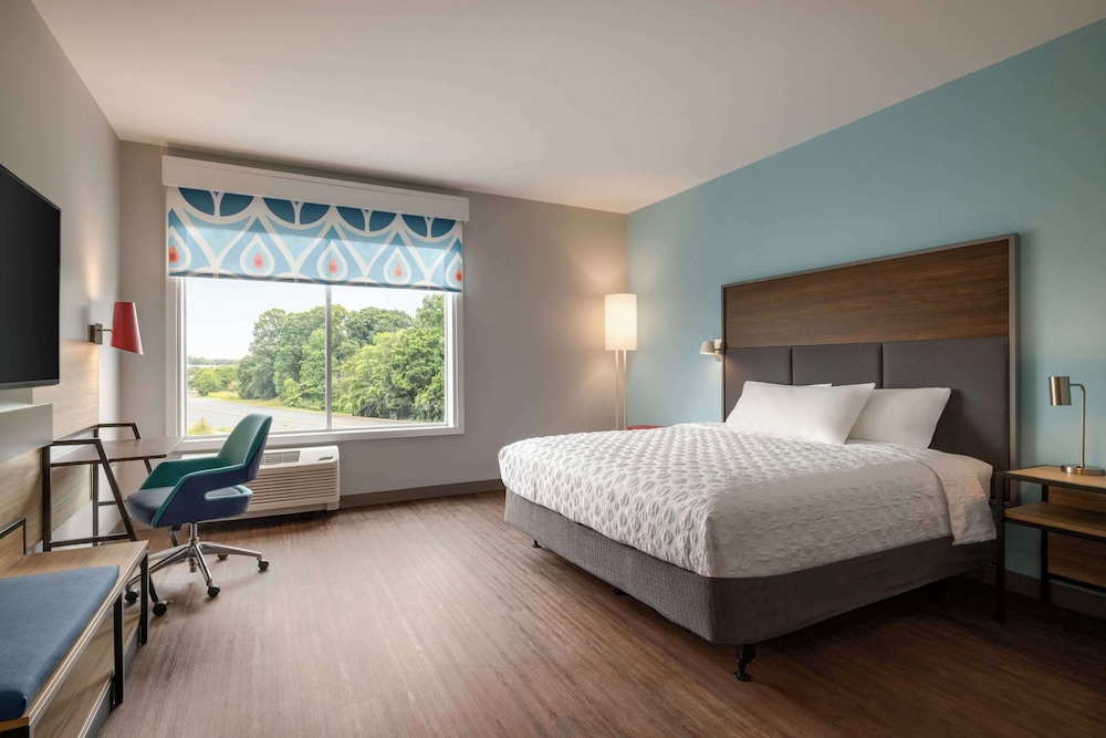 ROOM, KING BED, ACCESSIBLE