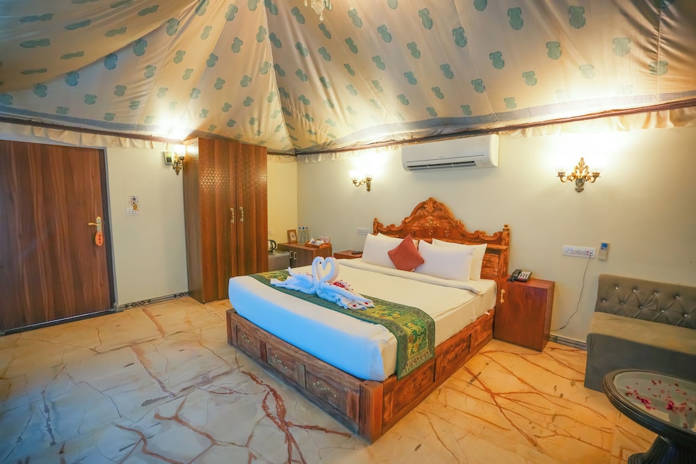 Luxury, Tent, Outdoor Pool