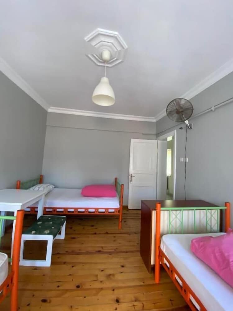 Windrose Hostel 12/47
