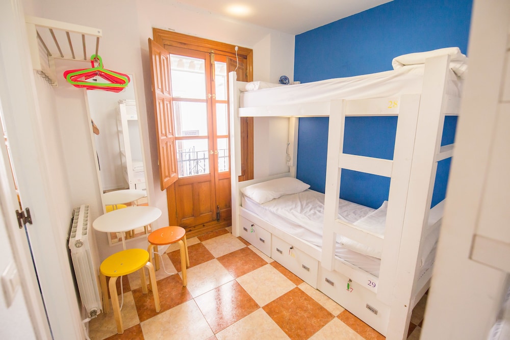 Oh My Hostel 12/50