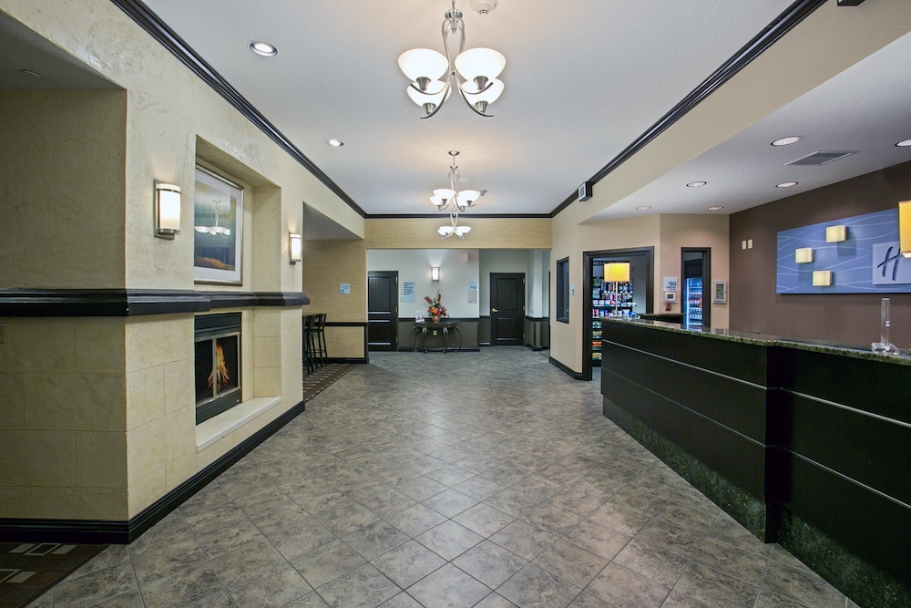Holiday Inn Express Hotel And Suites Green Bay East 6/64