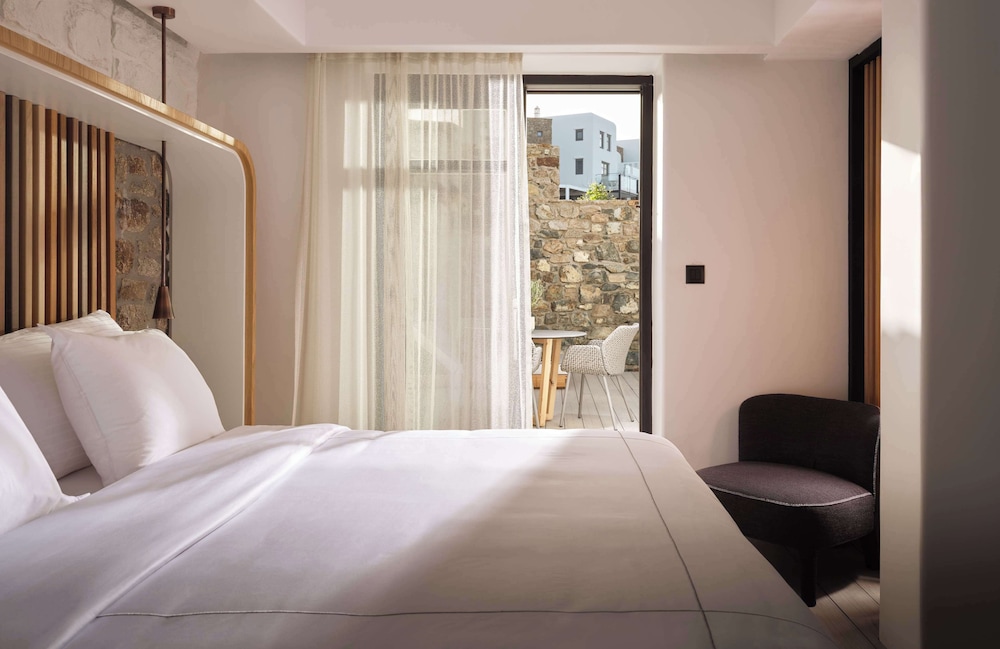 SPA, JUNIOR SUITE, KING BED