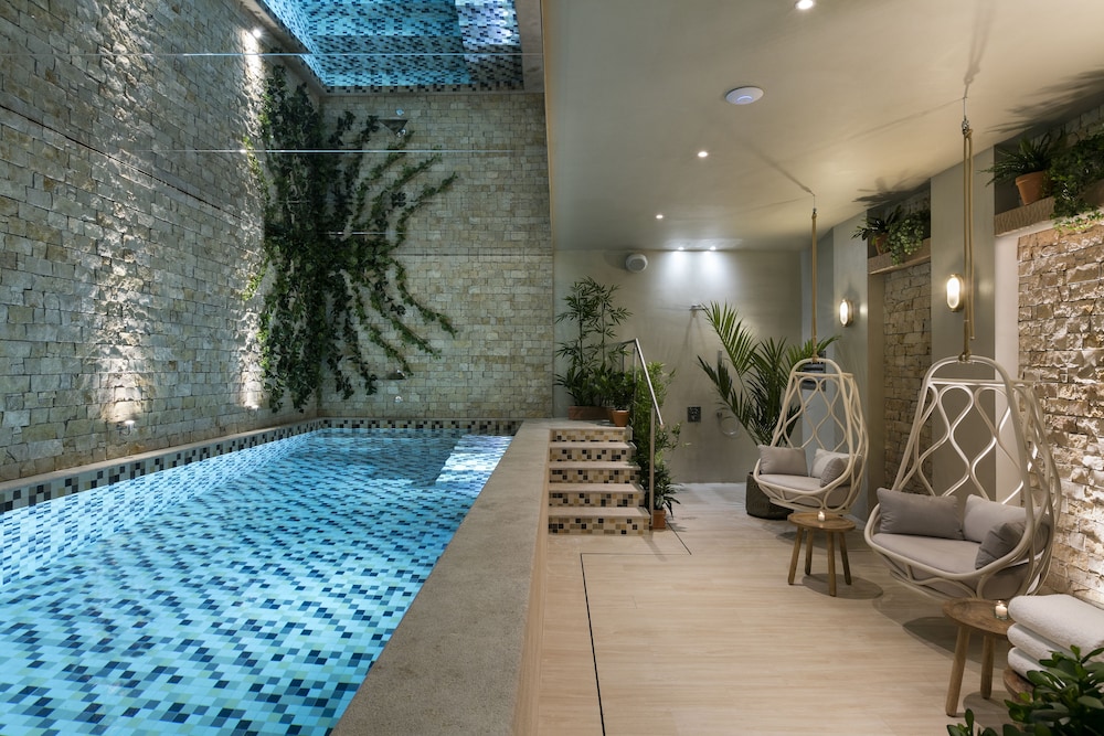 Hotel & Spa Royal Madeleine 45/77
