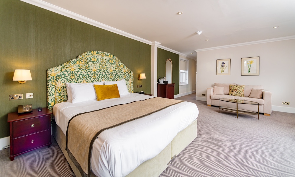 The Elvetham Hotel 11/84