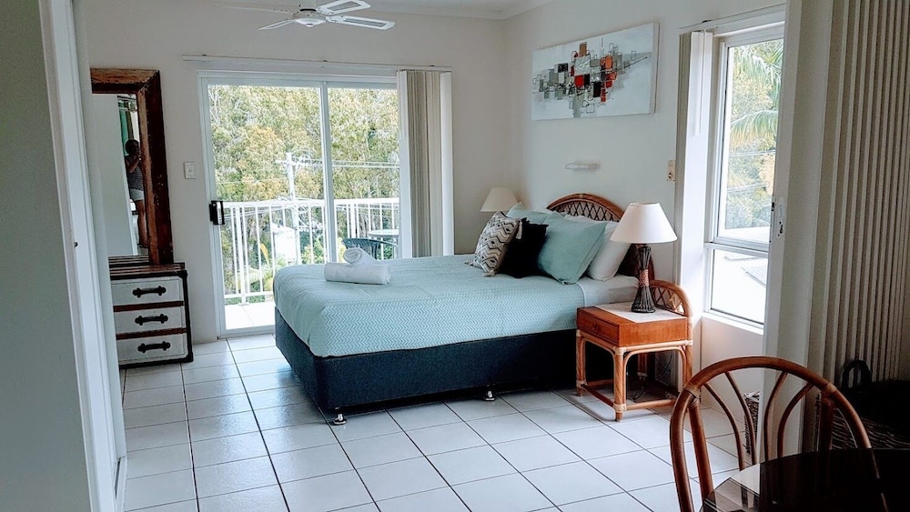 Golden Sands Beachfront Resort 13/70