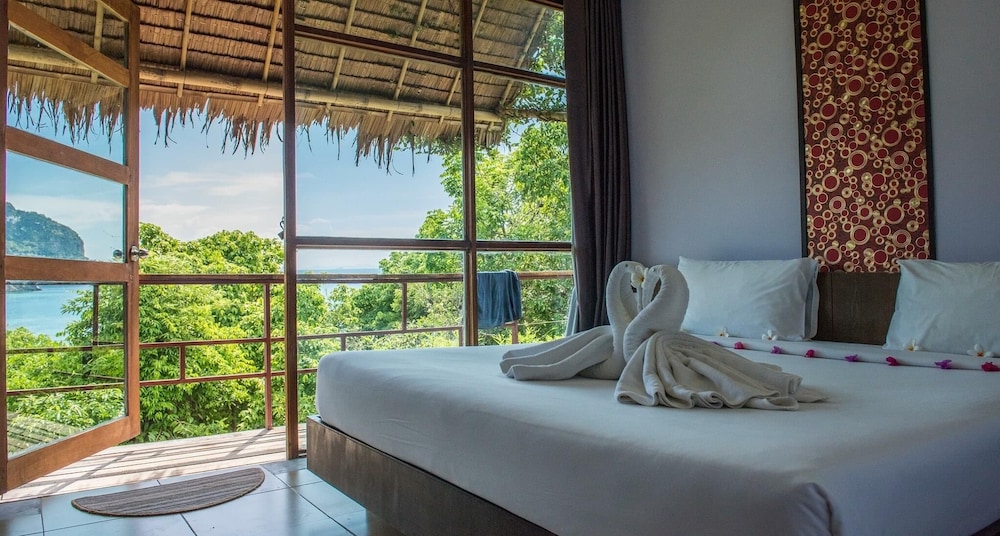 PHI PHI SEA SKY RESORT 15/66