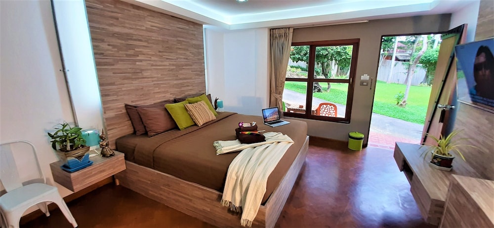 Alpha Gay Resort - Adults Only 48/70