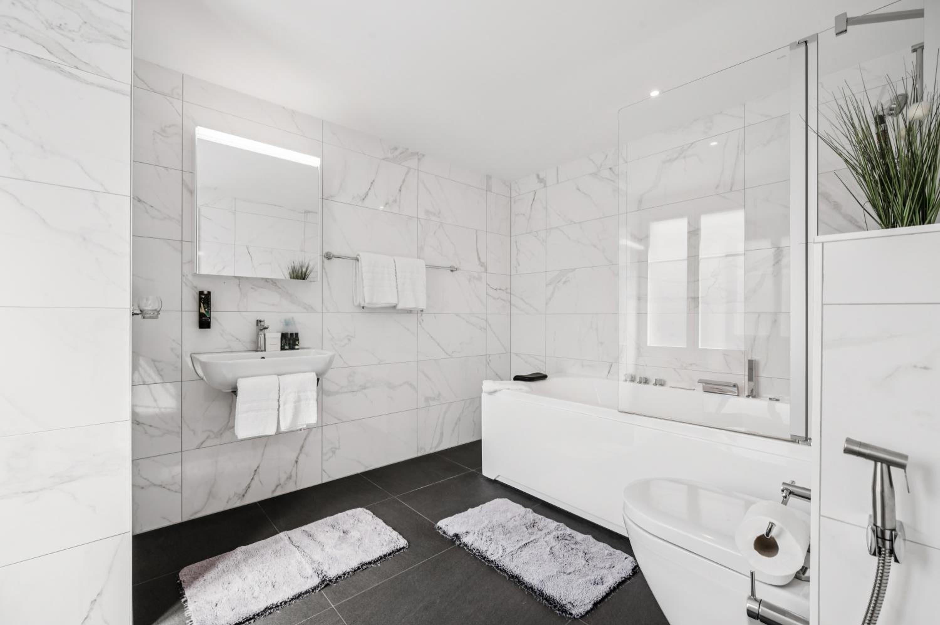 SONNE HOTEL 25/25