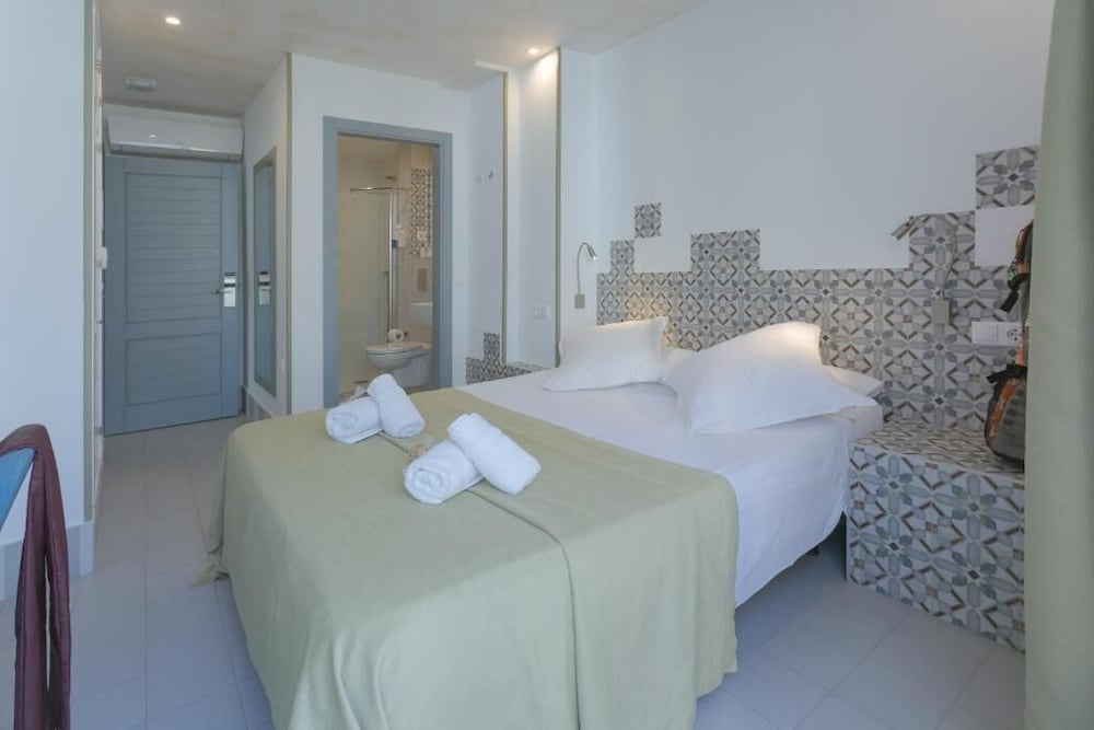 Hostal Gravina 14/50