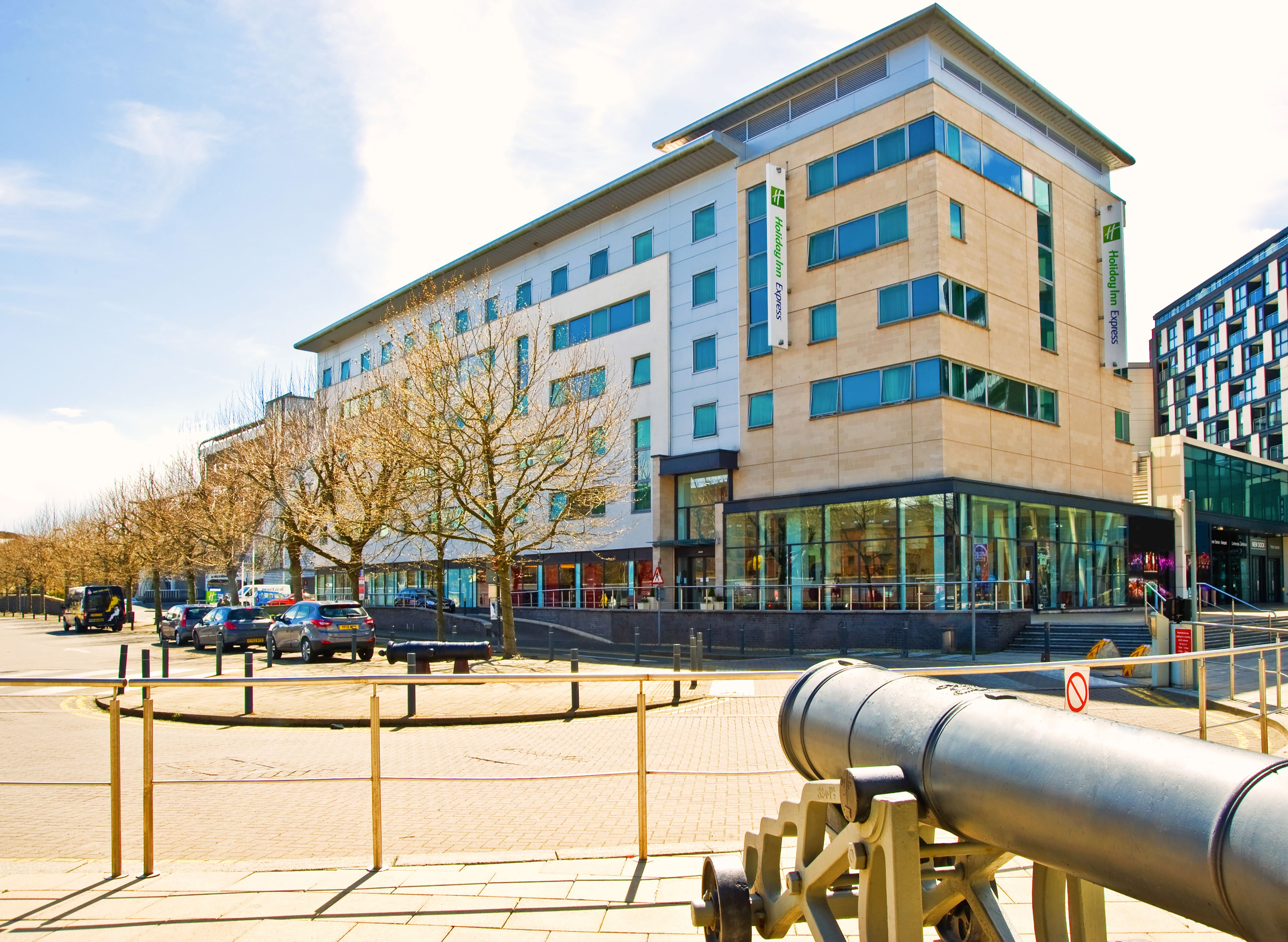 Holiday Inn Express Leeds City Centre Armouries 58/60