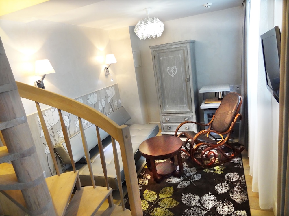 Le Pavillon 18/43