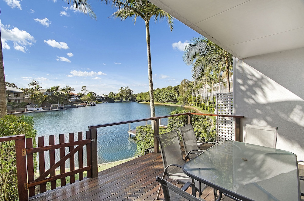 PORTSIDE NOOSA WATERS 11/31