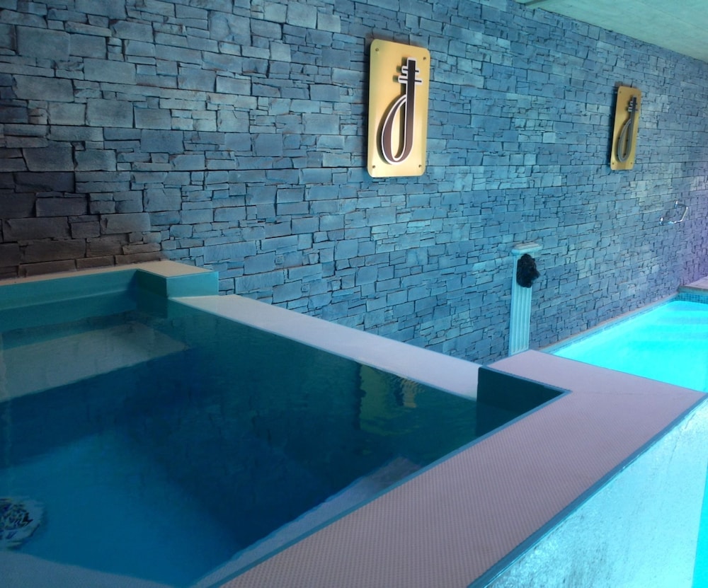 ALP'HOTEL 34/42