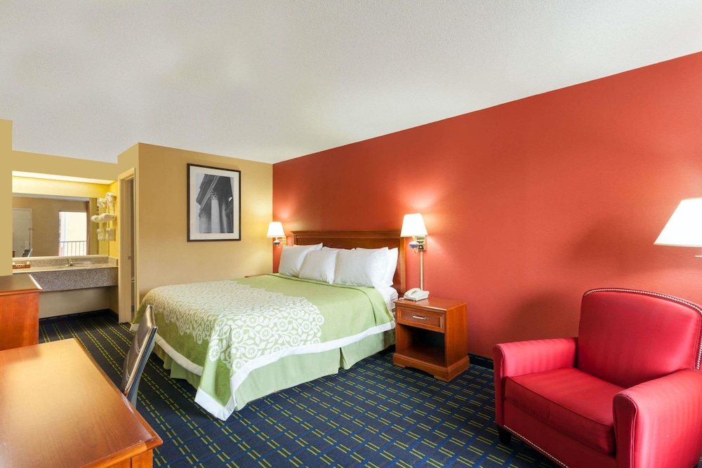 Shelby Inn - I40 and Sycamore View 8/18