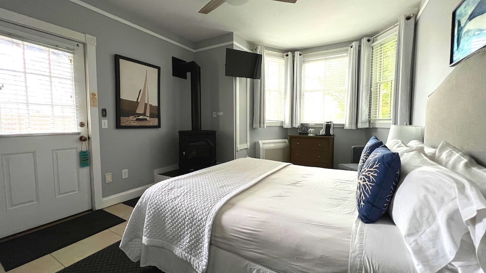 Crowne Pointe Historic Inn Spa 21/75