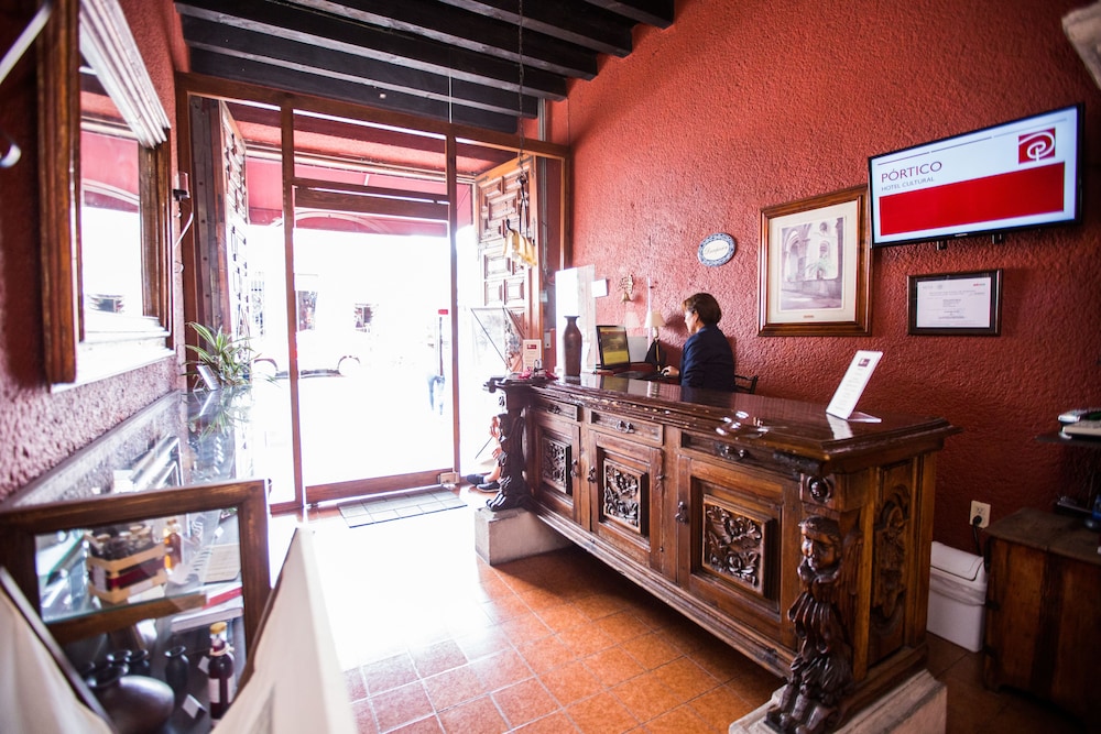 Portico Cultural Hotel 42/63
