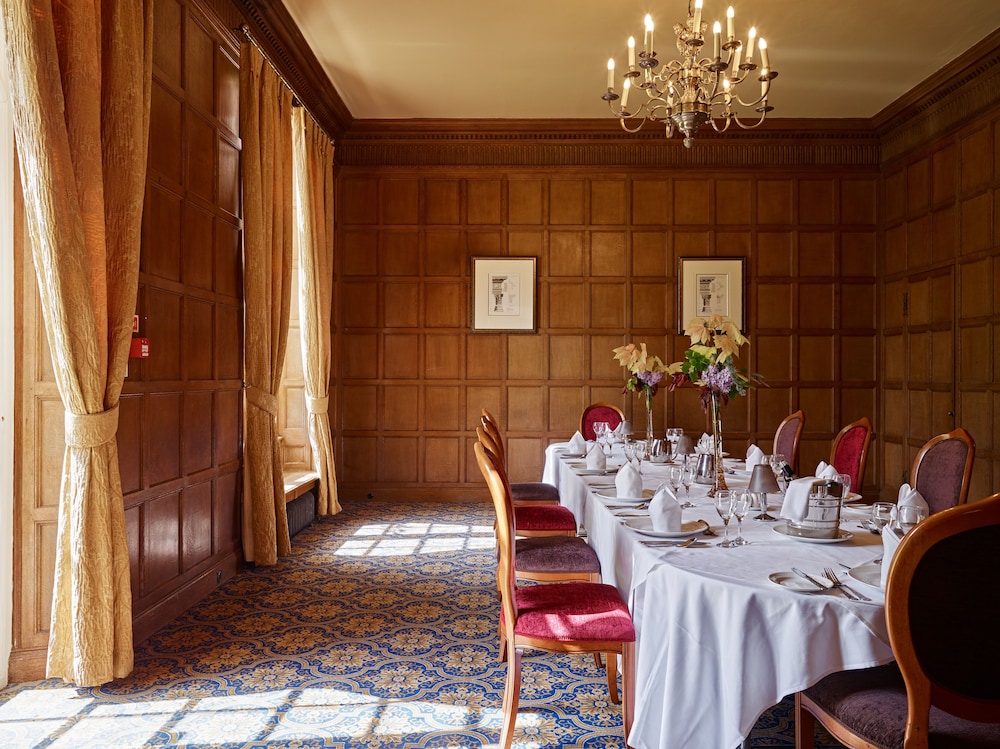 Dumbleton Hall Hotel 58/73