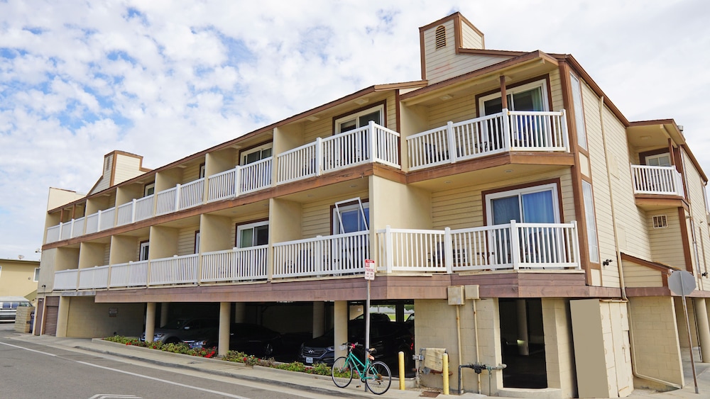 Ocean Surf Inn & Suites 1/73