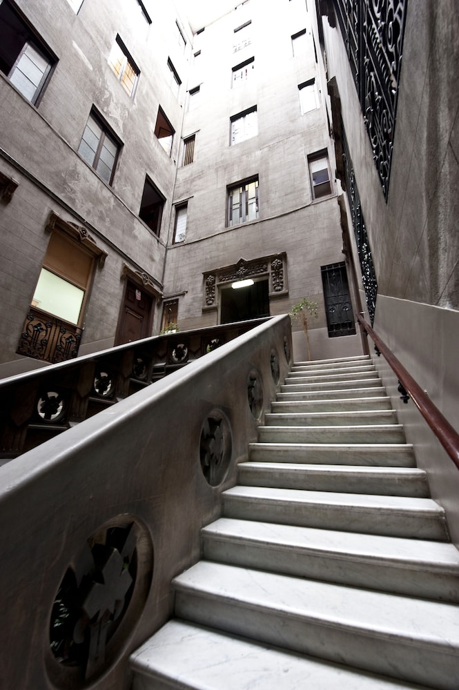 Hostal Girona 3/50