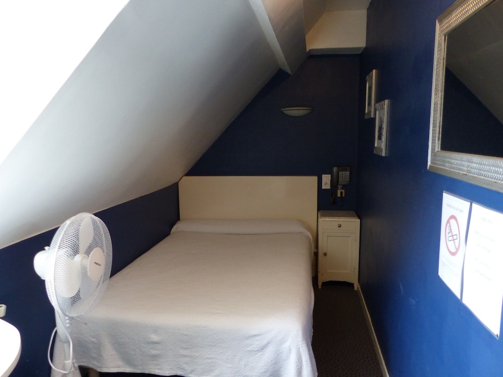 Hotel Victor Hugo 15/45