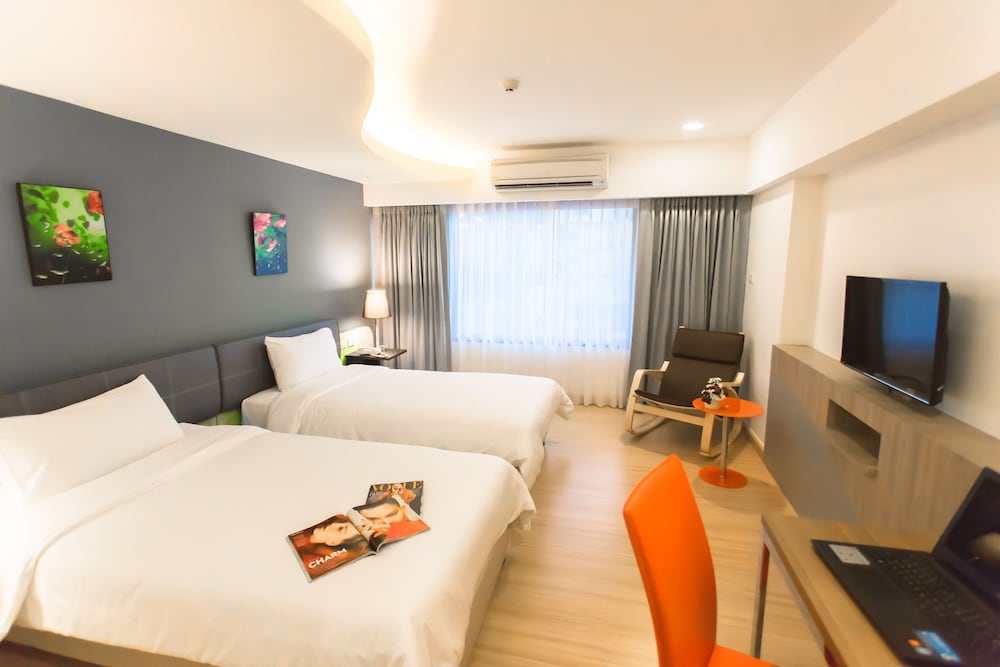 Grand Tower Inn Sathorn 22/49