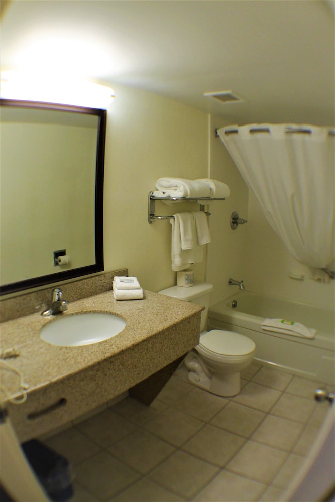 Charlottetown Inn & Conference Centre 59/61