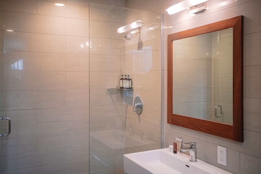 LOFT, DELUXE, QUEEN BED, BATHTUB, ACCESSIBLE