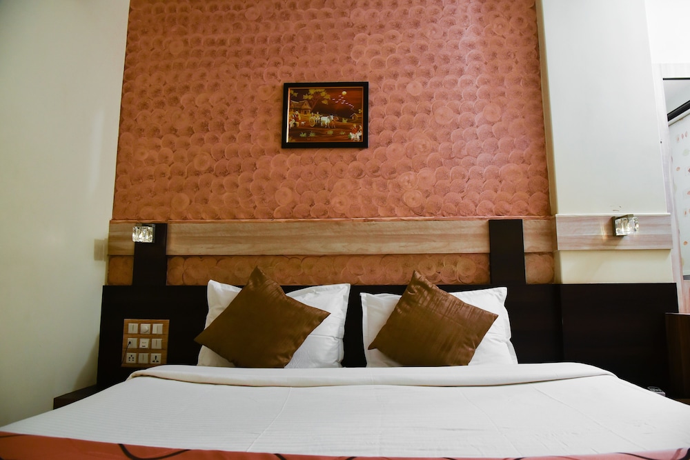 Hotel Tulsi 11/38