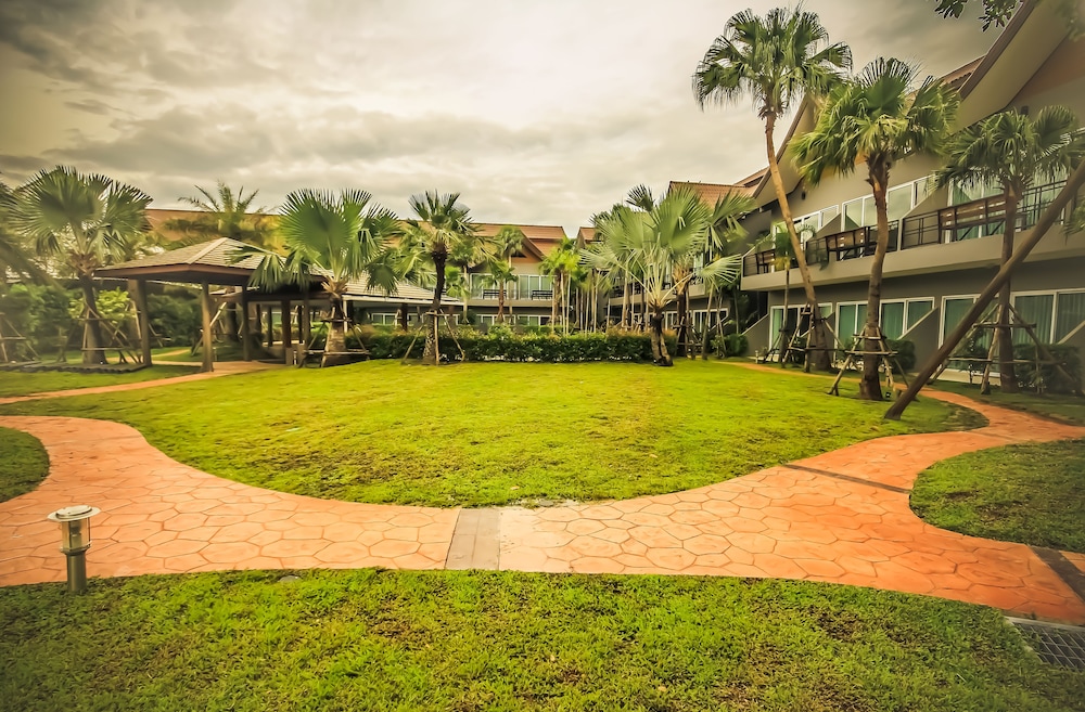 Taman Spa Resort 67/70