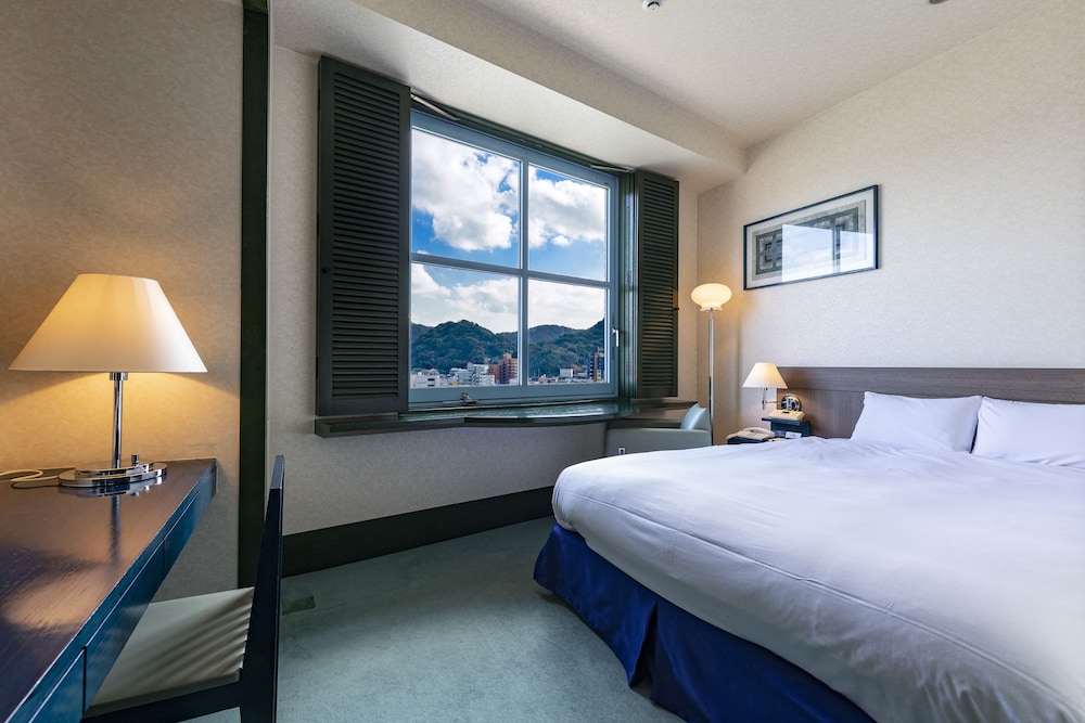 Premier Hotel Mojiko 24/71