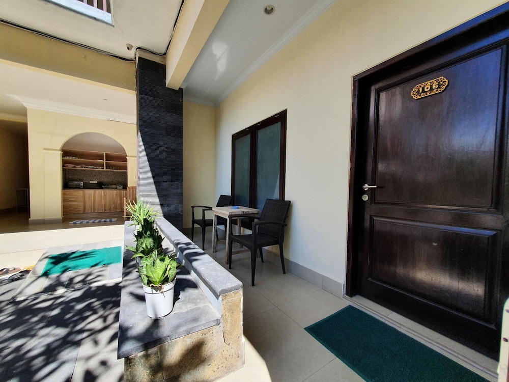 Radha Bali Hotel 8/70