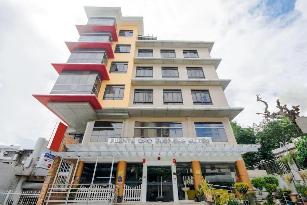Fuente Oro Business Suites 4/68