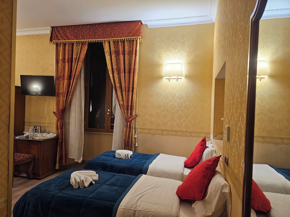 AMADEUS HOTEL ROME 38/50