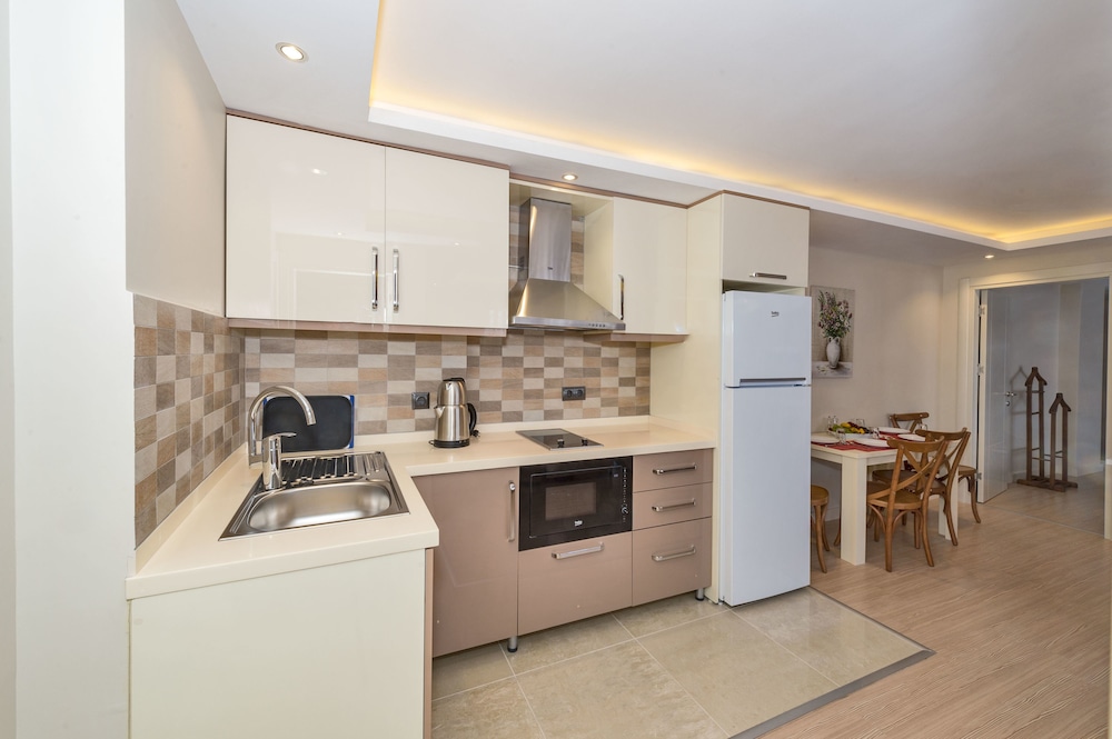 Gen Suites 46/50