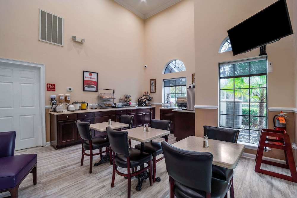 Econo Lodge Inn & Suites Cayce I-26 Airport 22/32