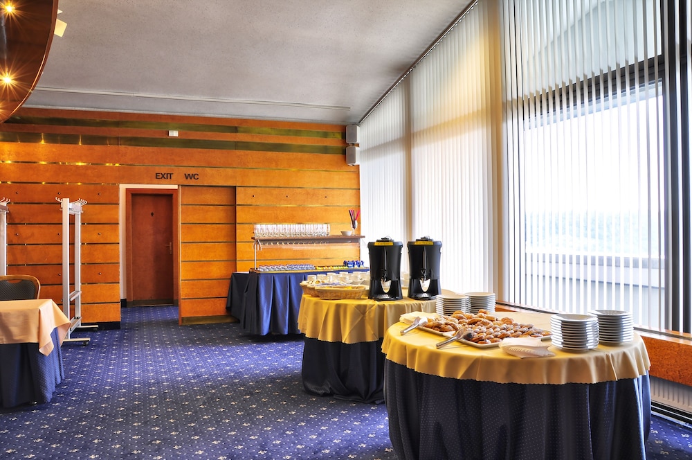 Olympik Hotel 50/68