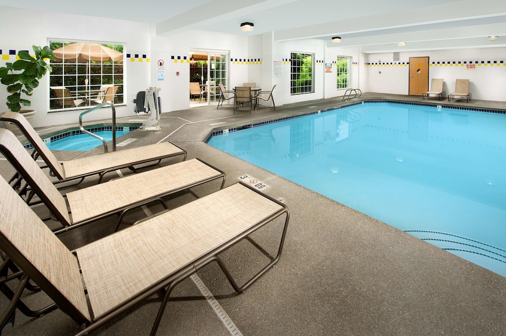 Best Western Plus Vancouver Mall Dr. Hotel & Suites 2/38