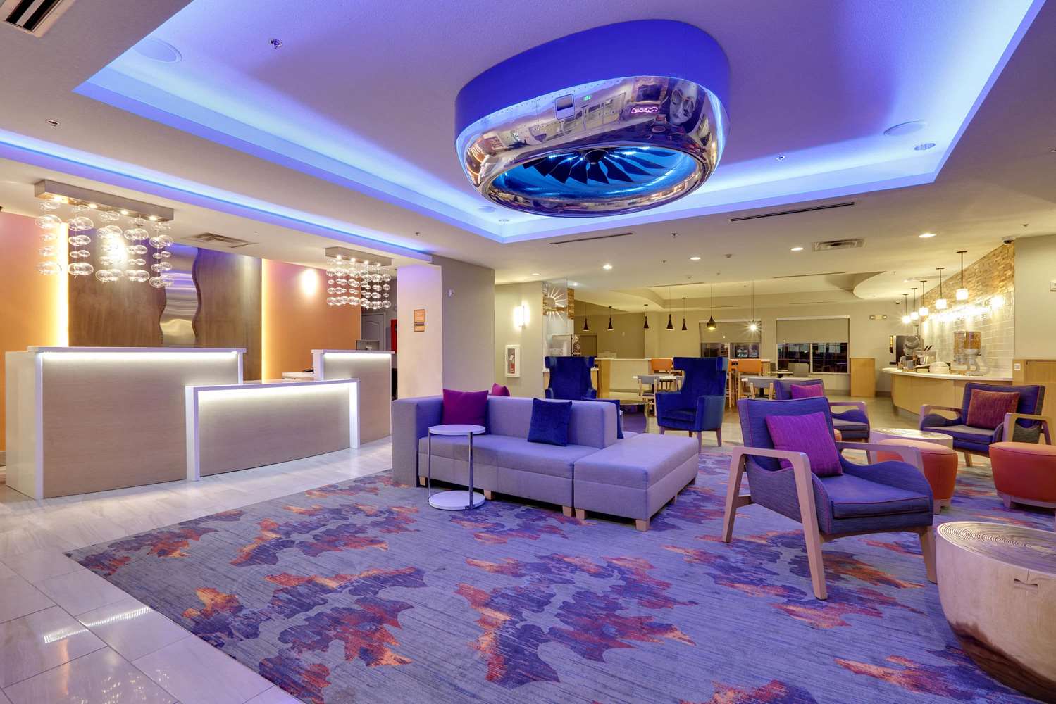La Quinta Inn & Suites by Wyndham Dallas Love Field 14/22